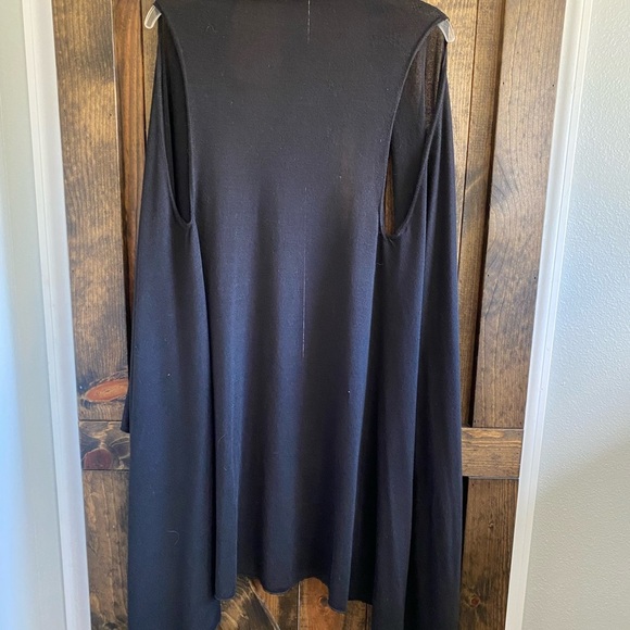 Sleeveless Black Cardigan - Picture 4 of 5